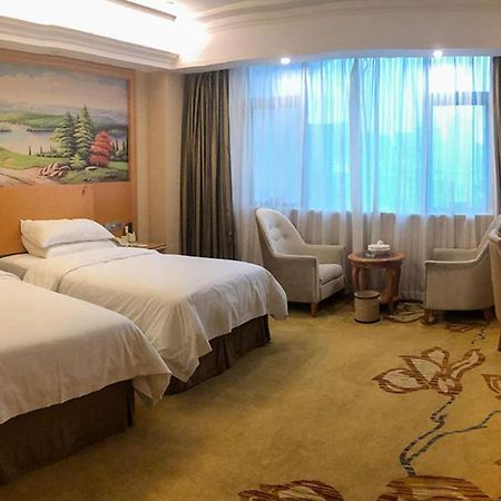 Vienna International Hotel Puning International Commodity City Екстериор снимка